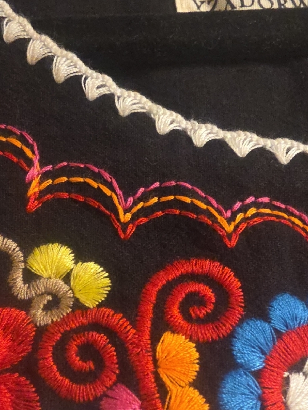 YZXDORWJ Embroidered Black Mini Dress with Multicolor Floral Detail S Overssized - Picture 14 of 15